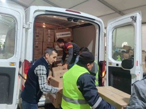 Bozüyük Belediyesi’nden Deprem Bölgesine Mont Yardımı