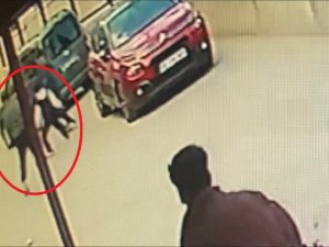 Bursa’da 12 Yaşındaki Ortaokul Öğrencisi, Arkadaşını Bıçakladı