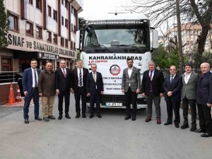 Taksi, Minibüs Ve Kamyon Şoförleri Deprem Bölgesine Yardım Tırı Gönderdi