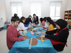 Depremzede Çocukların Yaraları Ağrı’da Sarılıyor