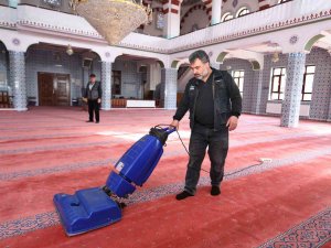 Pursaklar’da Camiler Ramazan Ayına Hazırlanıyor