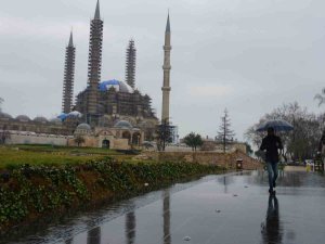 Edirne’de Beklenen Sağanak Etkisini Gösterdi