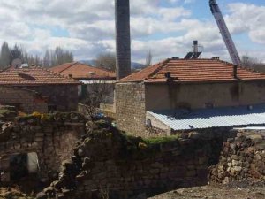 Develi’de Depremde Hasar Gören Minare Böyle Yıkıldı