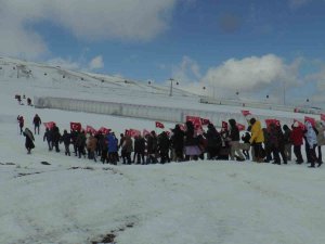 Öğrencilerden Erciyes’te ‘Vatan Sevgisi Yürüyüşü’