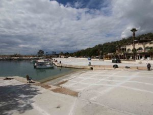 Kalkan Balıkçı Barınağı Zemin Yenileme Çalışması Tamamlandı