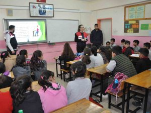 Jandarma Öğrencileri Siber Suçlara Karşı Bilgilendirdi