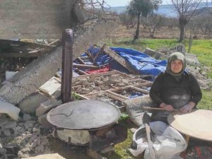 Yağmur Yardımlaşma Derneğinden Deprem Bölgesine Yardım