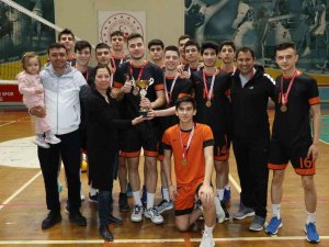 Filede Manisa Şampiyonu İ̇l Gençlikspor
