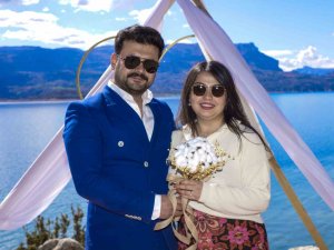 Deprem Nedeniyle Yapamadığı Evlenme Teklifini Memleketinde Yaptı