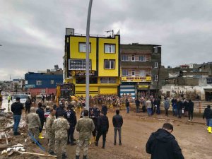 Doç. Dr. Özçelik: “Şanlıurfa’daki Afetin Sebebi Akış Kesitinin Yeterli Olmaması”