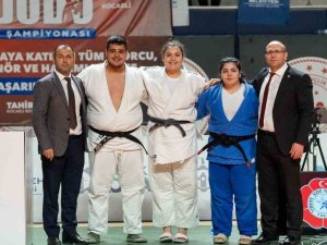 Salihlili Judoculardan 2 Altın, 1 Bronz Madalya