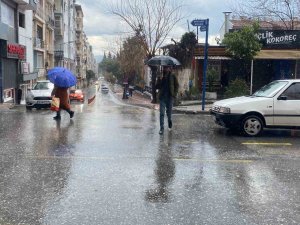 Aydın’da Doluyla Karışık Sağanak Yağış Ekili Oldu