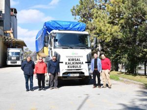 16 Ton Yem Daha Bölgeye Gönderildi
