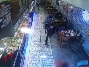 Lokantada Yemek Yerken Depreme Yakalandılar