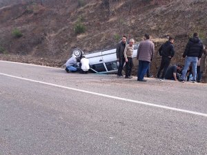 Tokat’ta Kontrolden Çıkan Otomobil Ters Döndü: 2 Yaralı