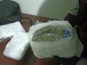 Otobüsteki 2 Yolcunun Sırt Çantasından Uyuşturucu Çıktı