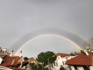 Marmaris’te Gökkuşağı Gökyüzünü Renklendirdi