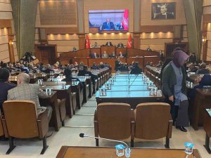 Ak Parti Meclis Üyesi Aktaa: “Meral Akşener’e Edilen Küfürlere O Kadar Üzüldüm Ki Acaba Biriniz Karşı Durdu Mu Sosyal Medyada?”