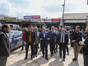 Adalet Bakanı Bozdağ, Diyarbakır’da Selden Etkilenen Esnafla Bir Araya Geldi