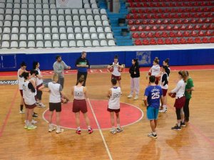 İ̇zmit Belediyespor Gözünü Süper Lig’e Dikti