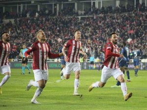 Uefa Avrupa Konferans Ligi: Sivaspor: 1 - Fiorentina: 1 (İ̇lk Yarı)