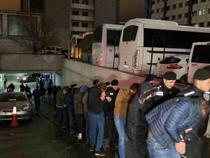 İ̇stanbul’da "Kökünü Kurutma Operasyonu"nda Yakalanan 161 Zanlı Adliyeye Sevk Edildi