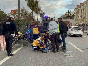 Otomobille Çarpışan Motosiklet Sürücüsü Yaralandı