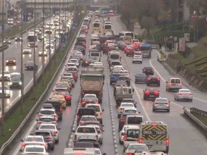 İ̇stanbul’da Trafik Yoğunluğu Yüzde 70’e Ulaştı