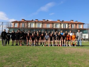 Nazilli Kadın Futbol Takımı Hazırlıklarını Sürdürüyor