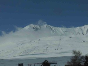 Erciyes’te Sezon Tüm Hızıyla Devam Ediyor