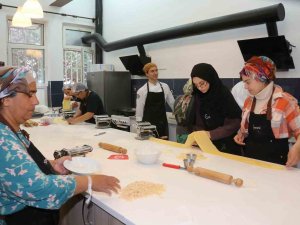 Depremin Yaralarını Sanat Ve Sporla Sarıyorlar