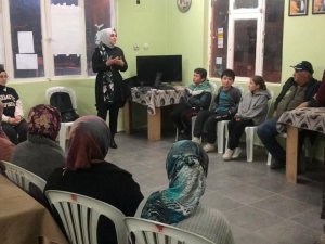Karacasu’da Vatandaşlar Teknoloji Alışkanlığı Konusunda Bilgilendirildi