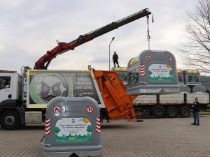 Yalova Belediyesi Çöp Konteynerlerini Yeniliyor