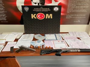 İ̇zmir Polisinden Tefeci Avı