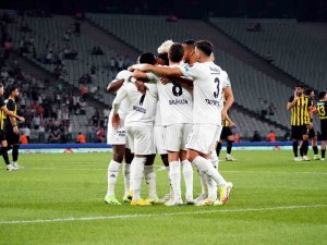 Beşiktaş İle İ̇stanbulspor 48. Randevuda