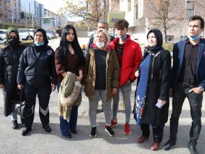 Hayvansever Kadının Çenesini Kıran Sanığa 7 Bin 500 Tl Adli Para Cezası