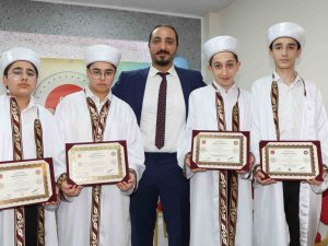 Eskişehirli Hafızlara Diplomaları Törenle Verildi