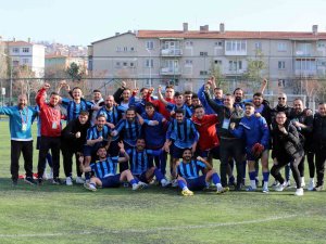 Yenimahalle Belediyespor Namağlup Liderlik Koltuğuna Oturdu