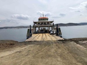 Sis Dağıldı, Keban’da Feribot Seferleri Yeniden Başladı