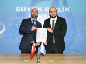 Bbp Gebze İ̇lçe Başkanı Akdemir, Milletvekili Aday Adaylığı İçin İstifa Etti