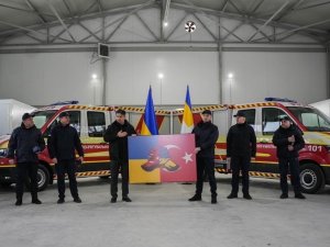 Kiev Büyükelçisi Güldere, Türkiye’de Kurtarma Çalışmalarına Katılan Ukraynalı Ekiple Görüştü