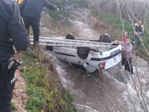 Tokat’ta Otomobil Dereye Uçtu: 1 Ölü, 1 Yaralı
