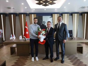 Antalyaspor’un Yeni Başkanı Sabri Gülel’den Başkan Böcek’e Ziyaret