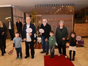 Küçükler Ve Büyüklerden "Geçmişten Geleceğe" Defilesi