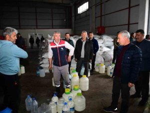 Yeşilyurt’te Afetzede Süt Üreticilerine Belediye Desteği