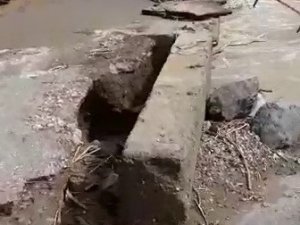 Sel Suları Köprüye Zarar Verdi