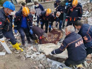 40 Gün Sonra Enkazdan Bir Kişinin Cansız Bedeni Çıkarıldı