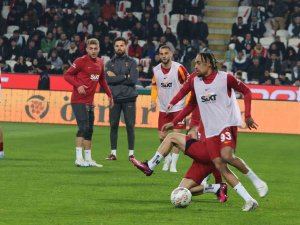 Spor Toto Süper Lig: Konyaspor: 0 - Galatasaray: 0 (Maç Devam Ediyor)