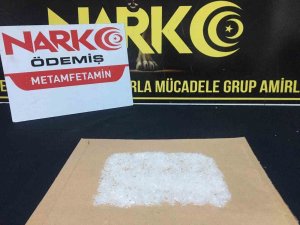 İ̇zmir’de Polisten Metamfetamin Operasyonu: 2 Gözaltı