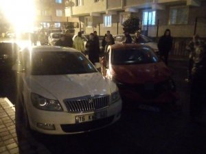 Direksiyon Başında Kalp Krizi Geçirdi, İki Araca Çarpıp Hayatını Kaybetti